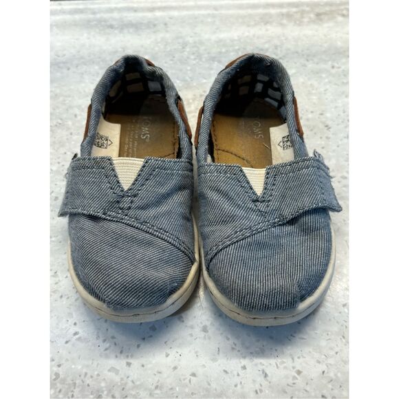 Toddler Size 5 unisex canvas sneakers by TOMS - Picture 1 of 5